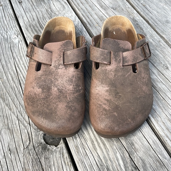 Birkenstock Shoes - Birkenstock Birkis Boston brown clogs sandals L8 M6